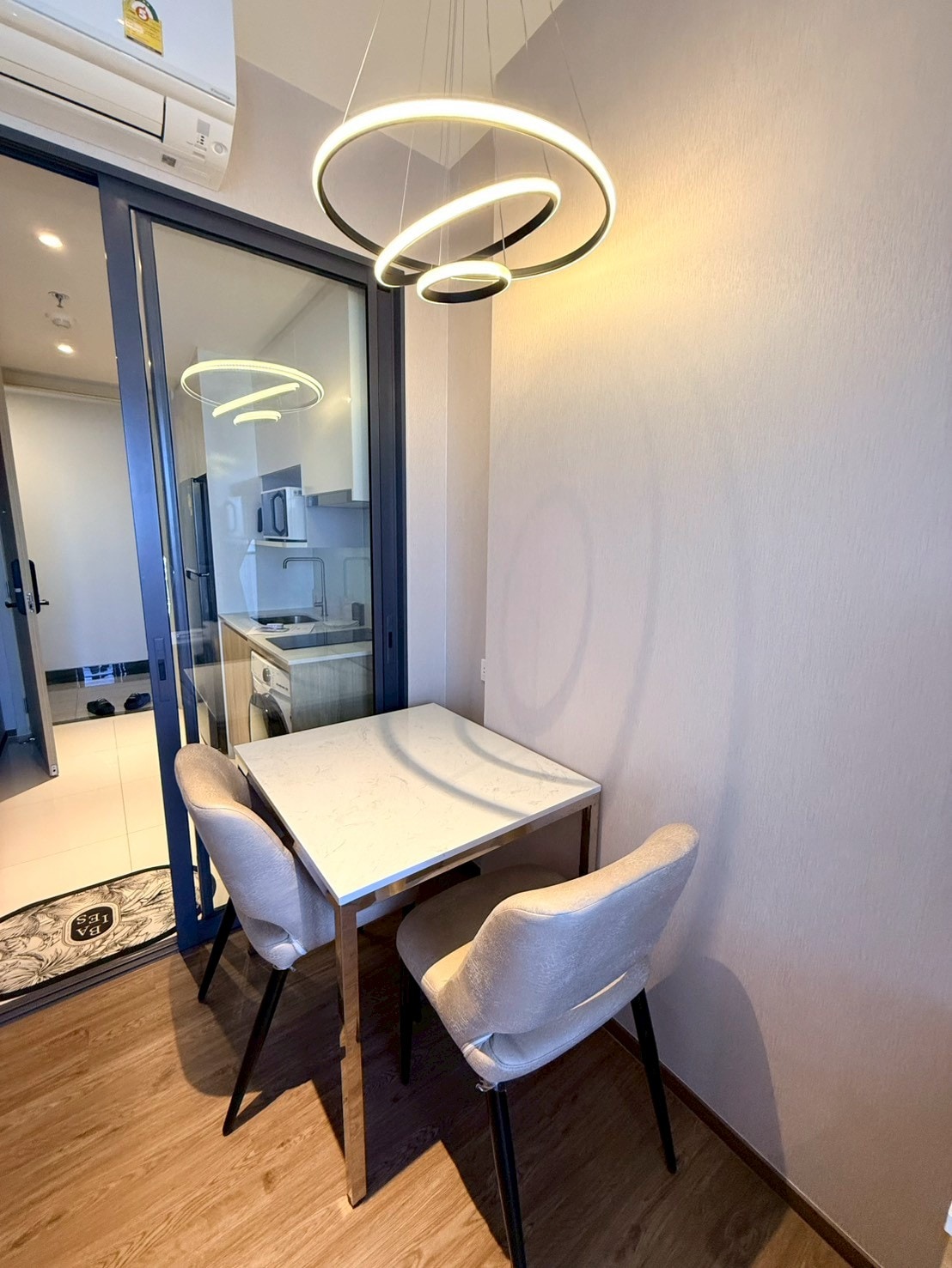Luxury Room Pattaya thumbnail 10