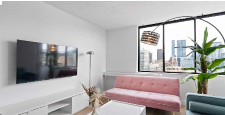Sky View Apt Downtown Mtl + Free Parking - Montreal