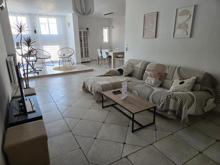 Les Salins * 2 Chambres * Clim * Lave-linge * Wifi - Port-Saint-Louis-du-Rhône