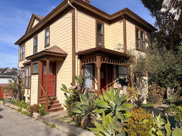 30+ Day Spacious Pet Friendly Pacific Grove Home - 몬터레이