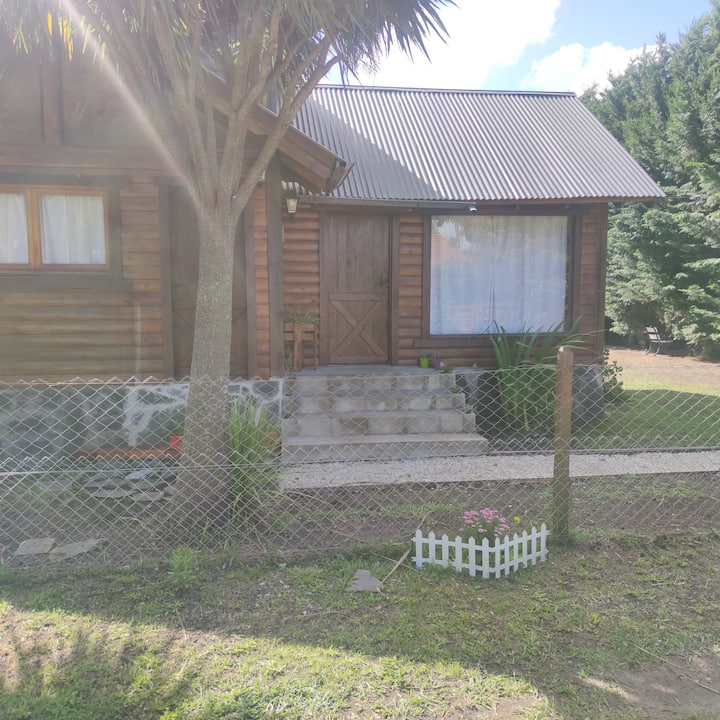 Cabaña En El Barrio Las Lomas De Miramar. - Miramar