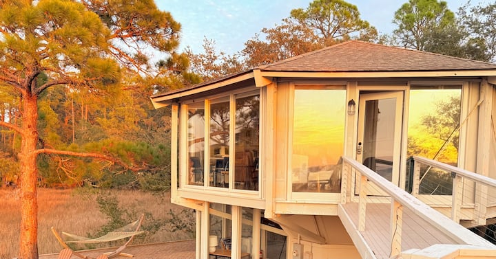 Luxury Waterfront Tree House | Office - Hilton Head Island, SC