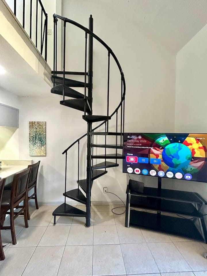 Riverfront Loft Near Busch Gardens | Usf & Moffitt - Tampa, FL