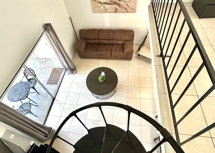 Riverfront Loft Near Busch Gardens | Usf & Moffitt - Tampa, FL