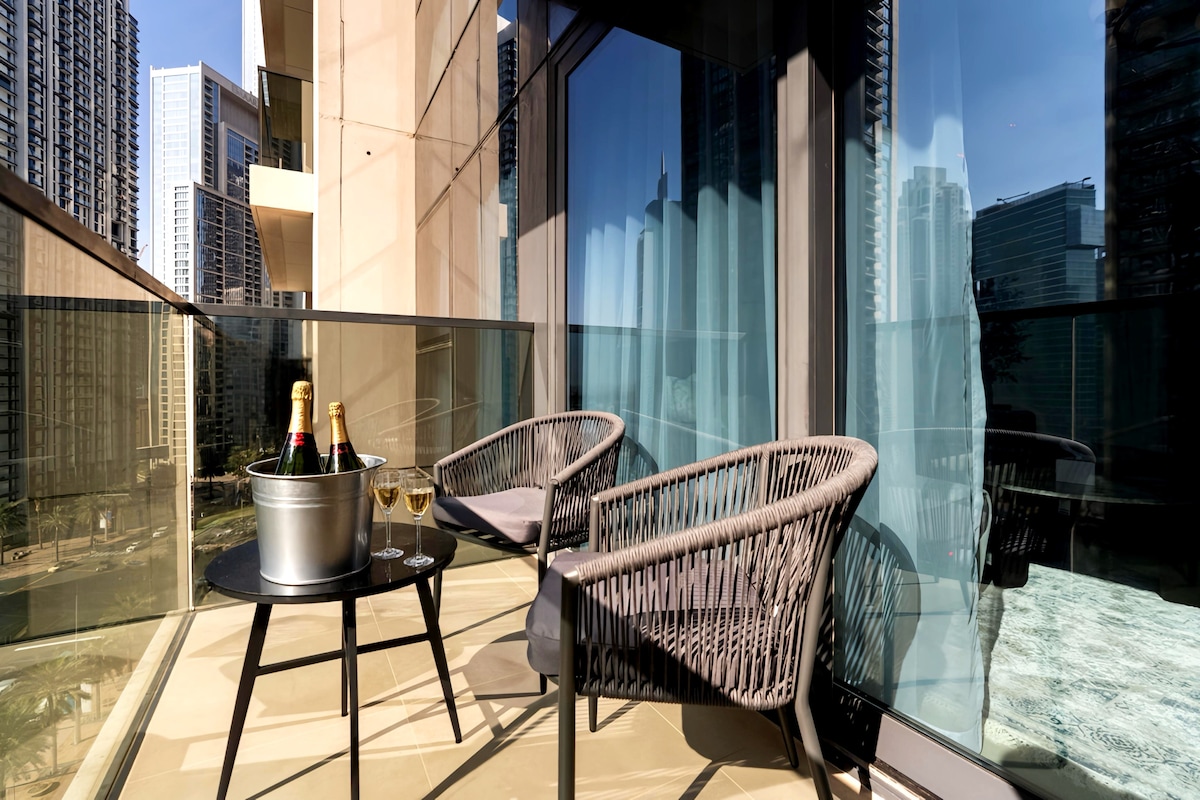 1 Bedroom Furnished Apartment | Act One / Act Two 3