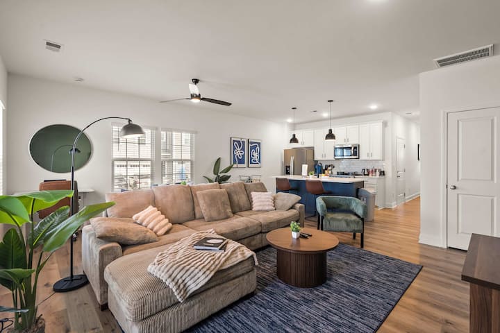 3br Townhouse | King Bed | Backyard | Steele Creek - Lake Wylie, SC