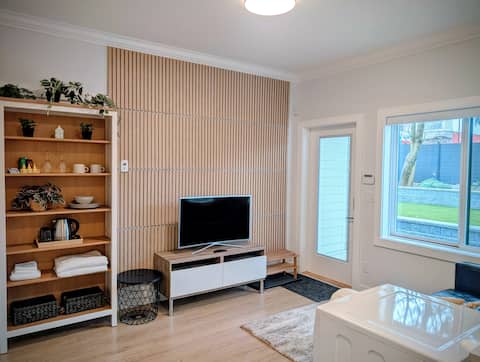 Popular Airbnb listing: Garden Guest Suite - (1bed/1bath) - Central Park in Burnaby