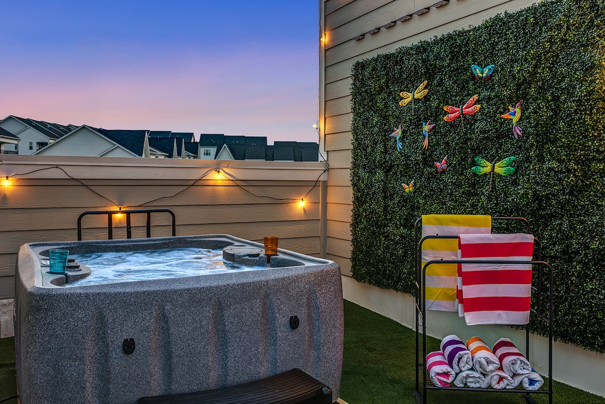 Successful Airbnb property: Harmony Blue: Rooftop Hot Tub, Arcade & Karaoke|C in Bordeaux Whites Creek Haynes Trinity