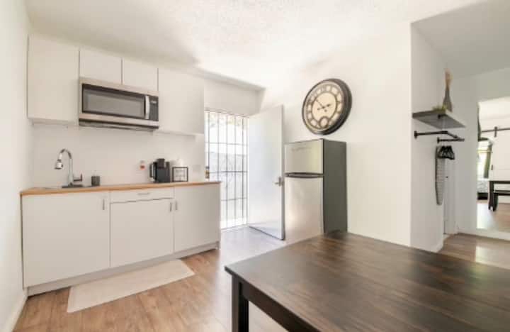 Relaxing Retreat: Spacious Guesthouse Near La/oc - Whittier, CA