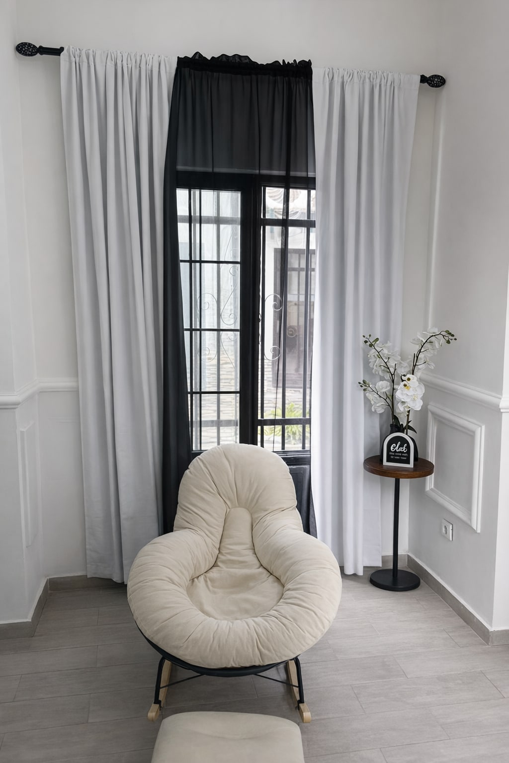 Living room image 6