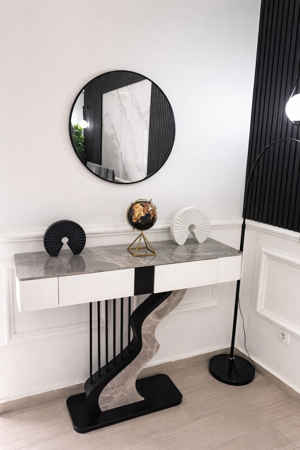 Living room image 14