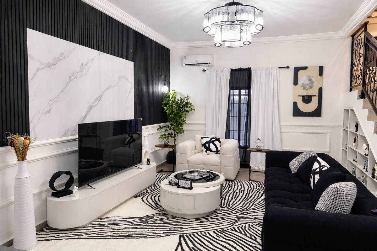 Living room image 10