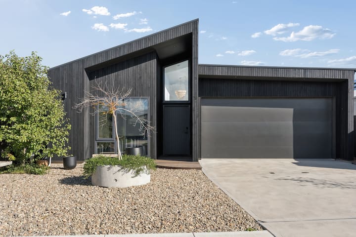 Japalian House - Luxurious & Modern Jindabyne Home - Jindabyne