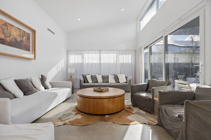 Japalian House - Luxurious & Modern Jindabyne Home - Jindabyne
