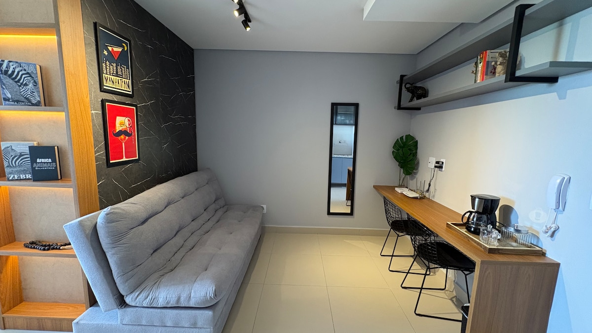 Airbnb em destaque: Modern serviced apartment with rooftop in a prime area for 3 guests em Teresina