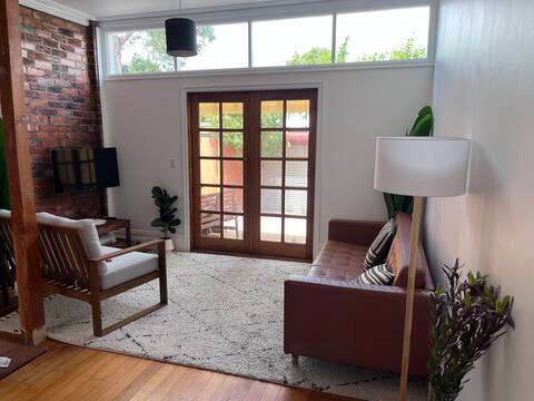 Successful Airbnb property: Peaceful Victorian Terrace in Vibrant Brunswick in Brunswick