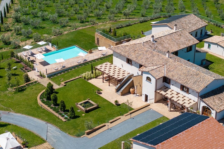 Tenuta Poggio Guiano - Domaine Avec Piscine Et Vue - Italia