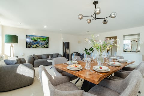 Top Airbnb: FeelGood Luxury 120 m²: Terrace, Whirlpool, 2 Bath in Kassel