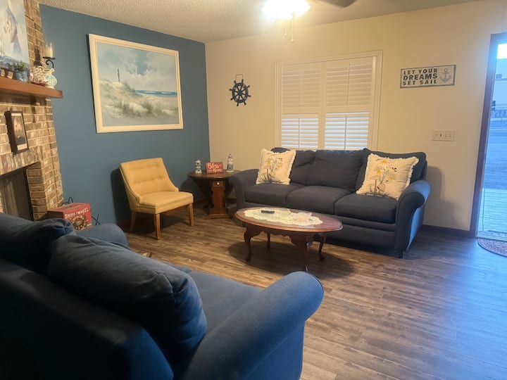Cozy 3 Bedroom 2 Bath Home. Close To Daytona Beach - DeLand, FL