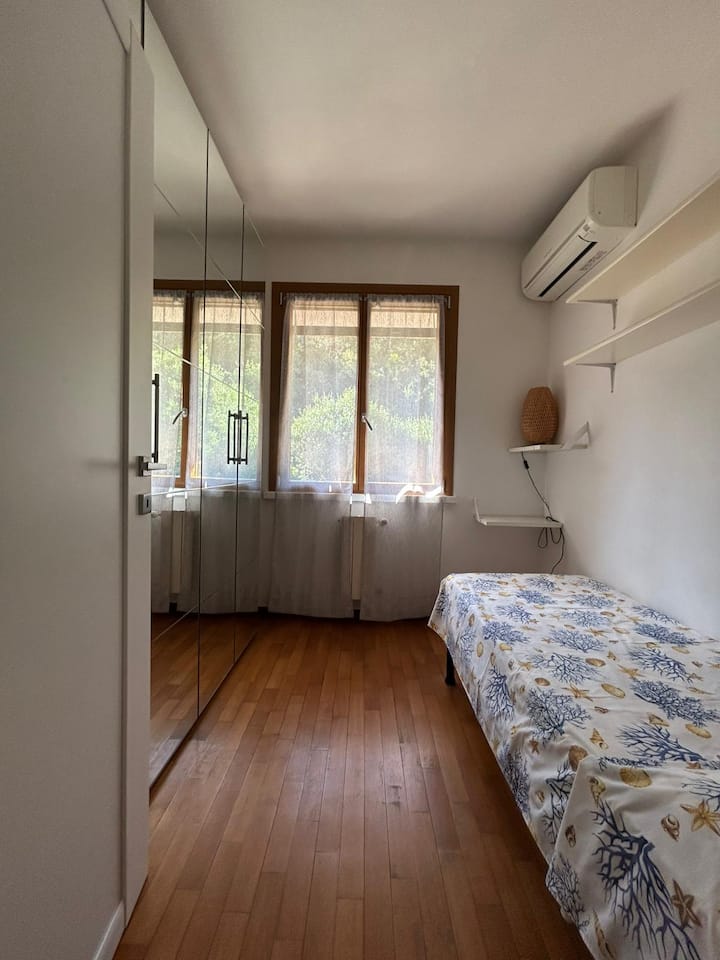 Dhomë gjumi 4