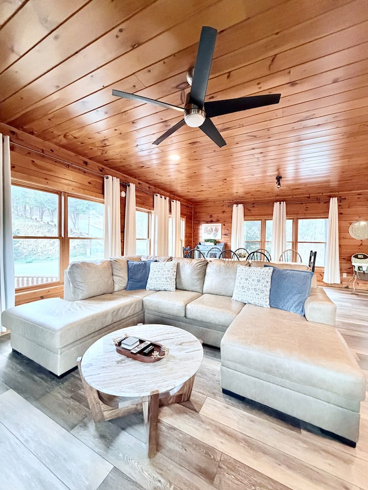 Firefly Lodge In Gatlinburg Falls - Gatlinburg, TN
