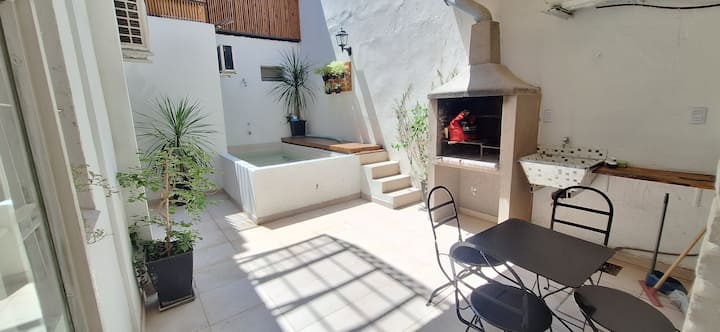 Квартира с 1 спальней в Coghlan