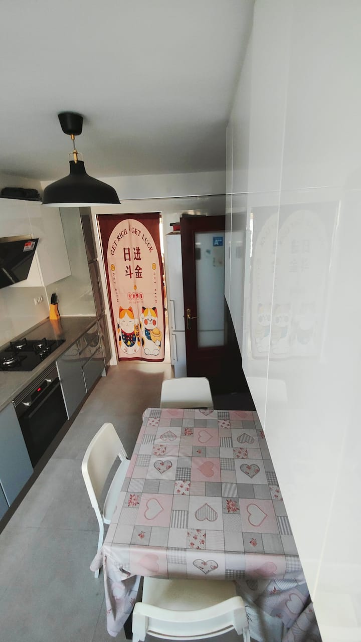 Habitacion Con Baño Privado Paking Gratis - Madrid