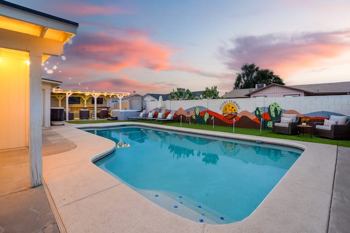 Gilbert Golf Retreat | Heated Pool + Hot Tub - Mesa, AZ