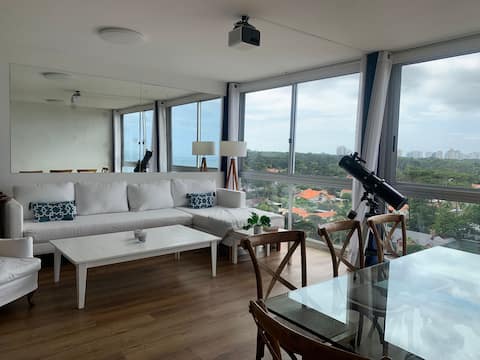 Top Airbnb: Ocean view apartment meters from the beach. in Punta Del Este