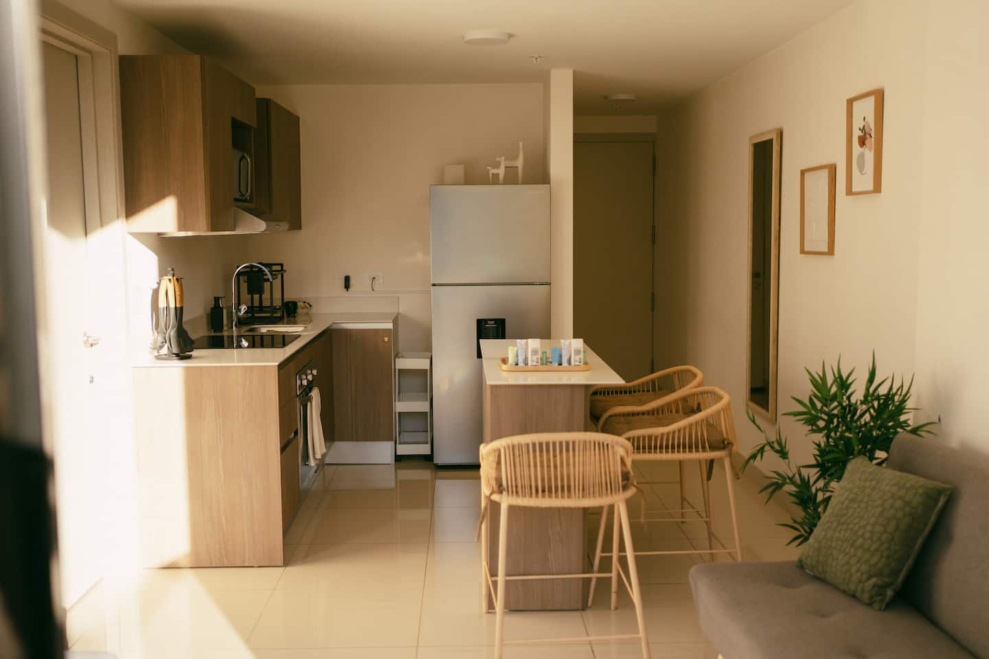 Fully Furnished Seventh-Floor Apartment with Balcony at Núcleo Sabana