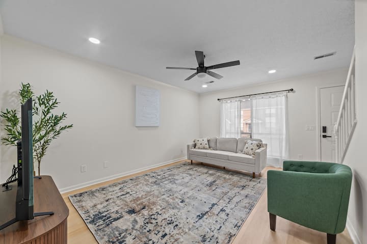 Cozy Garden Patio Retreat In Greenville | 4 Guests - グリーンビル, NC