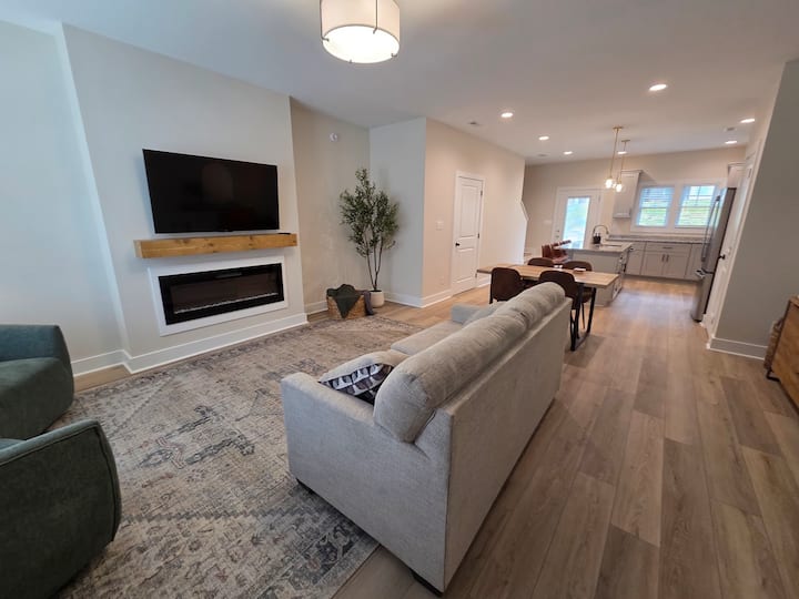 7 Min To Lu! - Clean And Fully Remodeled - New! - Liberty University, Lynchburg