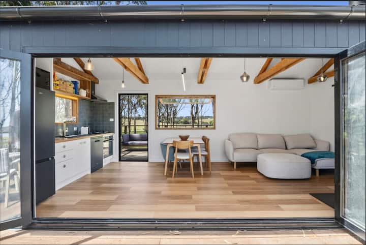 Whispering Trees Cabin - Melbourne