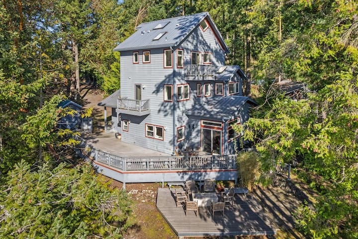 Heron House On Marrowstone Island - Port Townsend, WA