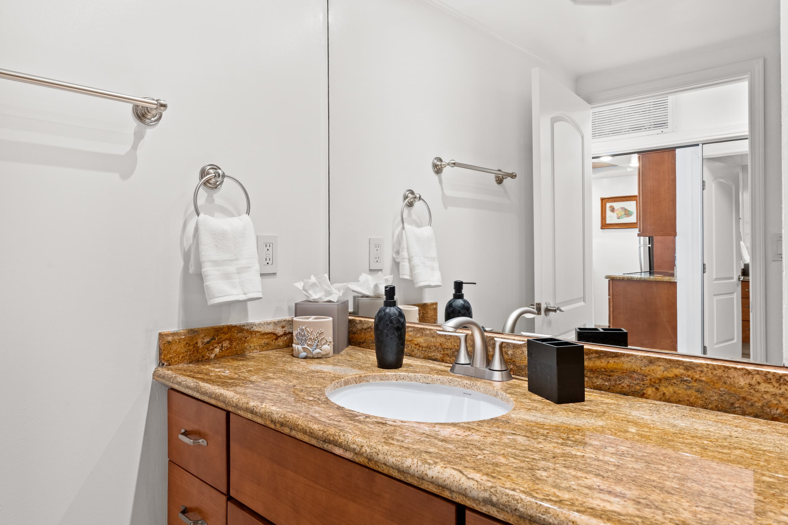 Home in Lahaina · ★5.0 · 1 bedroom · 1 bed · 1 bath - Image 29