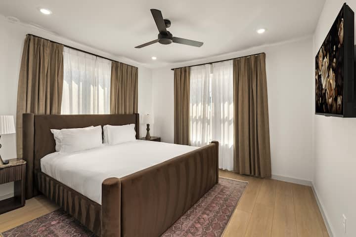 მზით განათებული და მშვიდი, დღის ბოლოს დასასვენებლად იდეალური.