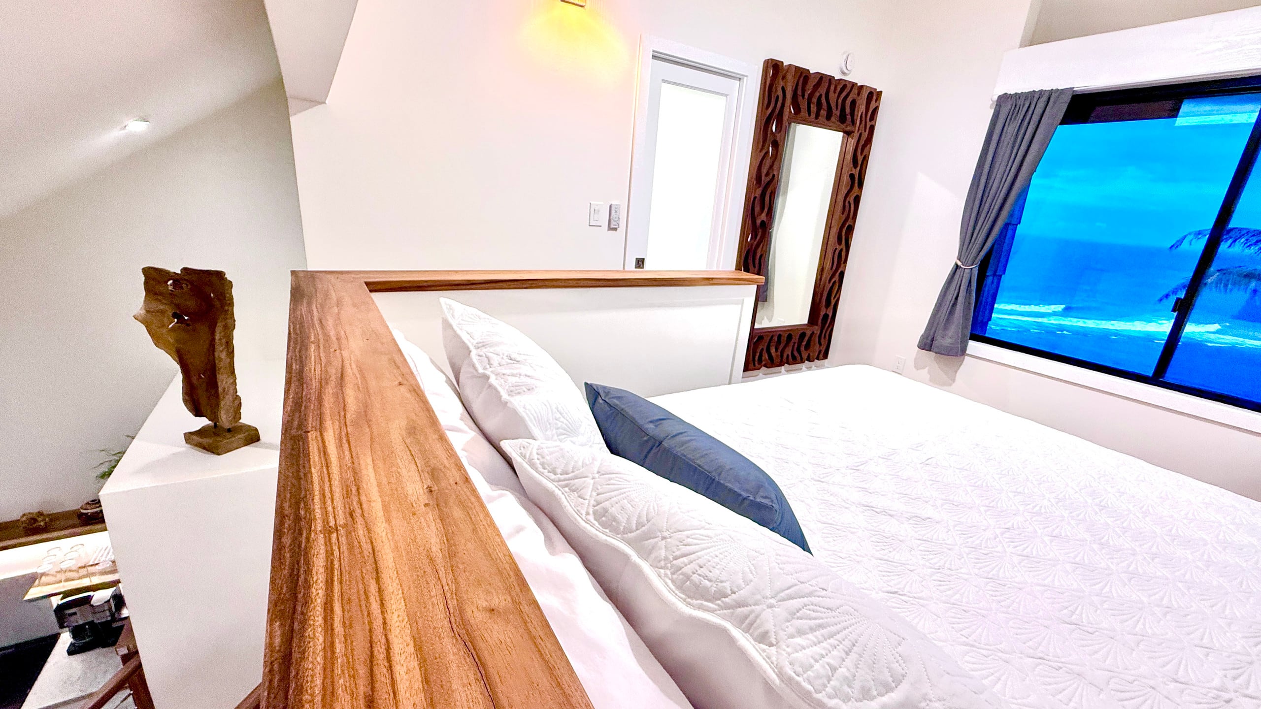 Oceanfront Blufftop Retreat · Panoramic Reef Views - Image 30