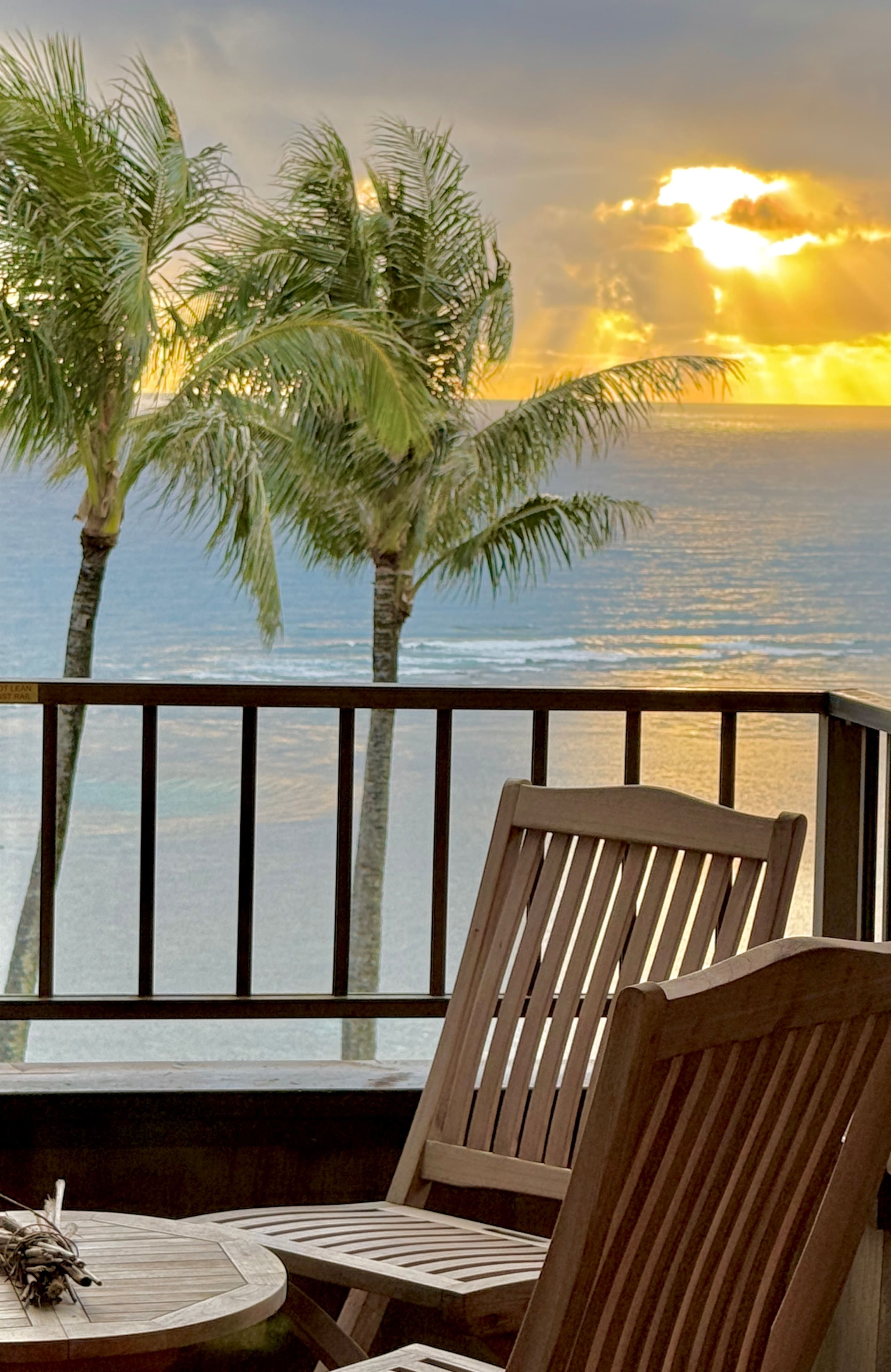 Oceanfront Blufftop Retreat · Panoramic Reef Views - Image 37
