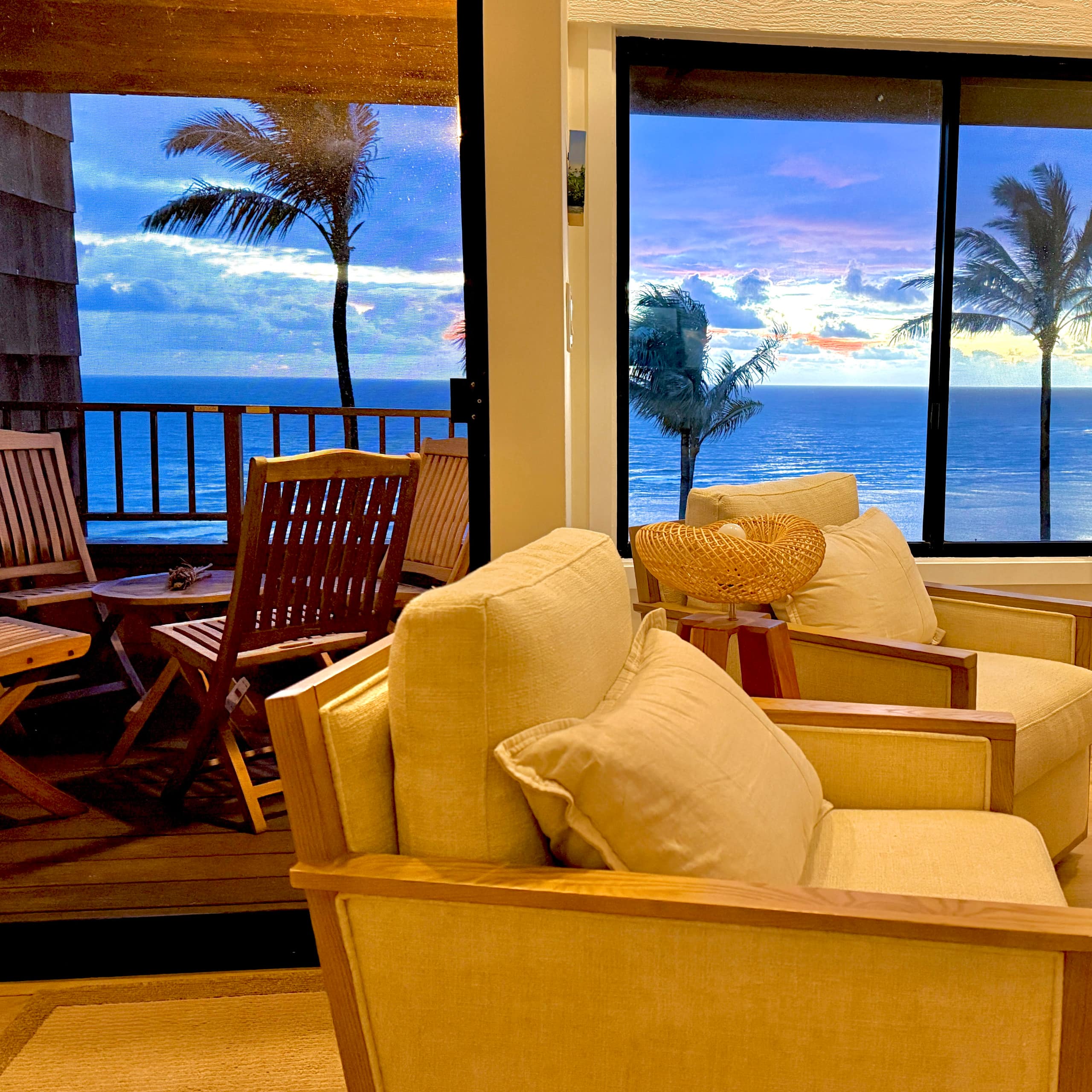 Oceanfront Blufftop Retreat · Panoramic Reef Views - Image 11