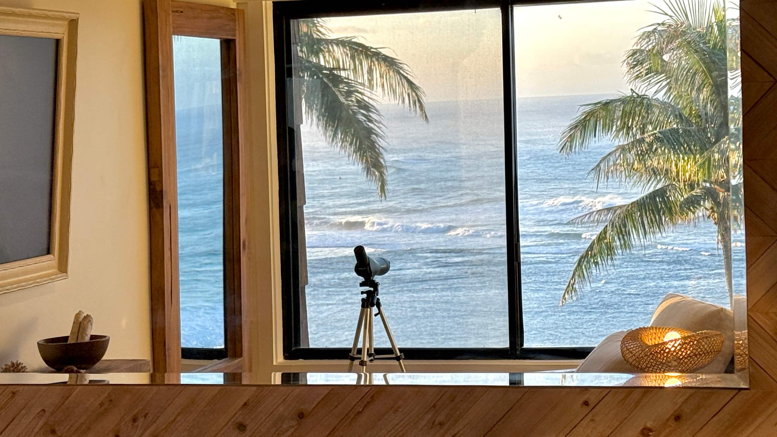 Oceanfront Blufftop Retreat · Panoramic Reef Views - Image 9
