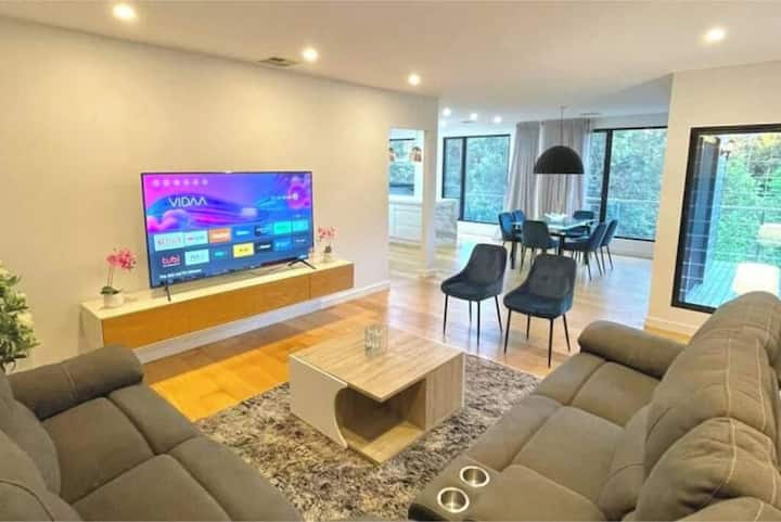 Modern 3br In Merewether- Bbq, Greenery, Beach - Newcastle