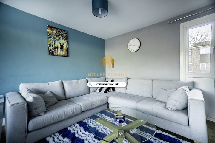 Stylish Home, Ideal For Long Stays | Pet Friendly - Horsham, UK