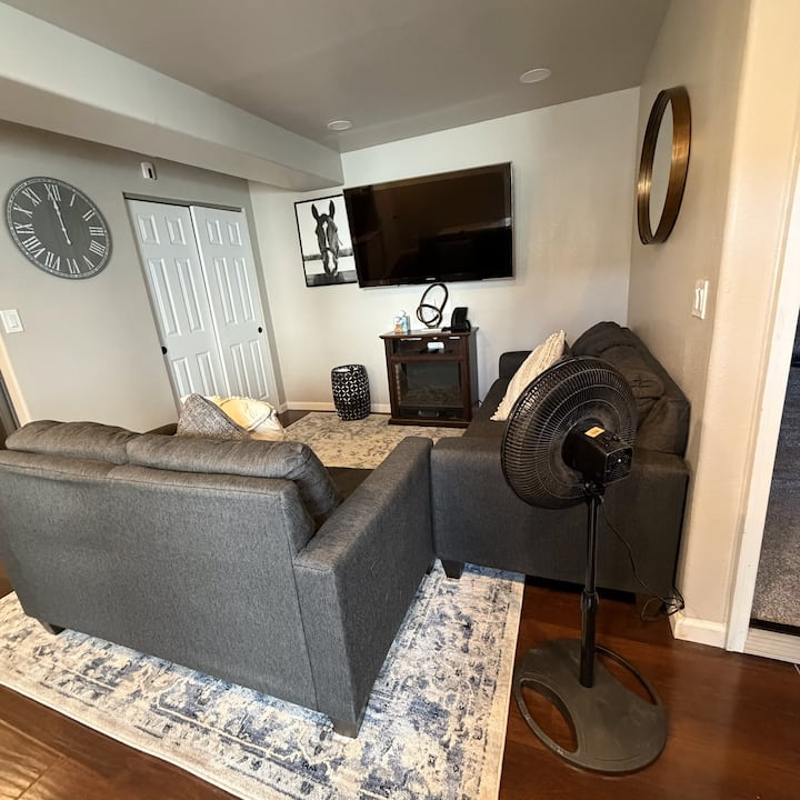 Suburban Sactuary: Spacious Garden Level In Erie - Erie, CO