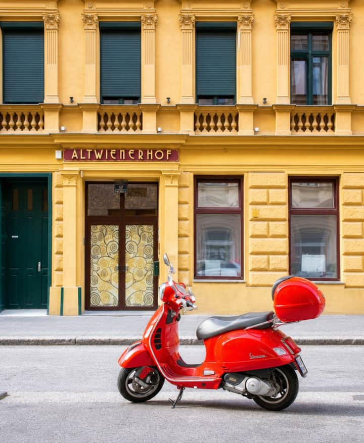 Altwienerhof Boutique, Con Vespa & Guida Personale - Vienna