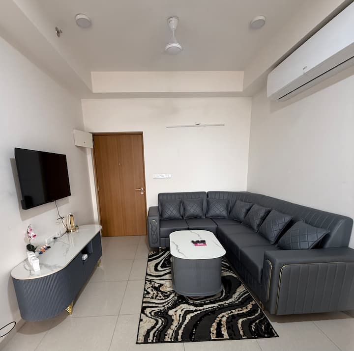 Skyline Heights | 33rd Floor Luxury 2bhk Gift City - Ahmedabad