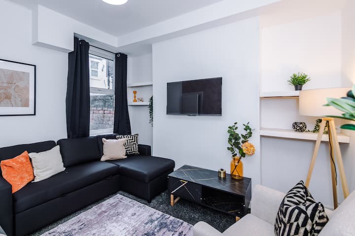 3br House | 15 Min Walk To Anfield | Free Parking - Liverpool