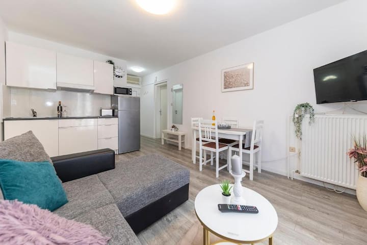 Villa Mičić - Apartment 1 By Belmont Realty - Zara