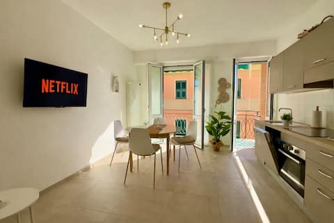 Popular Airbnb listing: Two-Room Apartment 30 m from the Sea | A/C | Terrace | Bike-Friendly in Finale Ligure