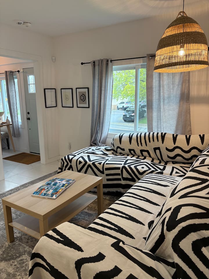The Beach House - St. Catharines