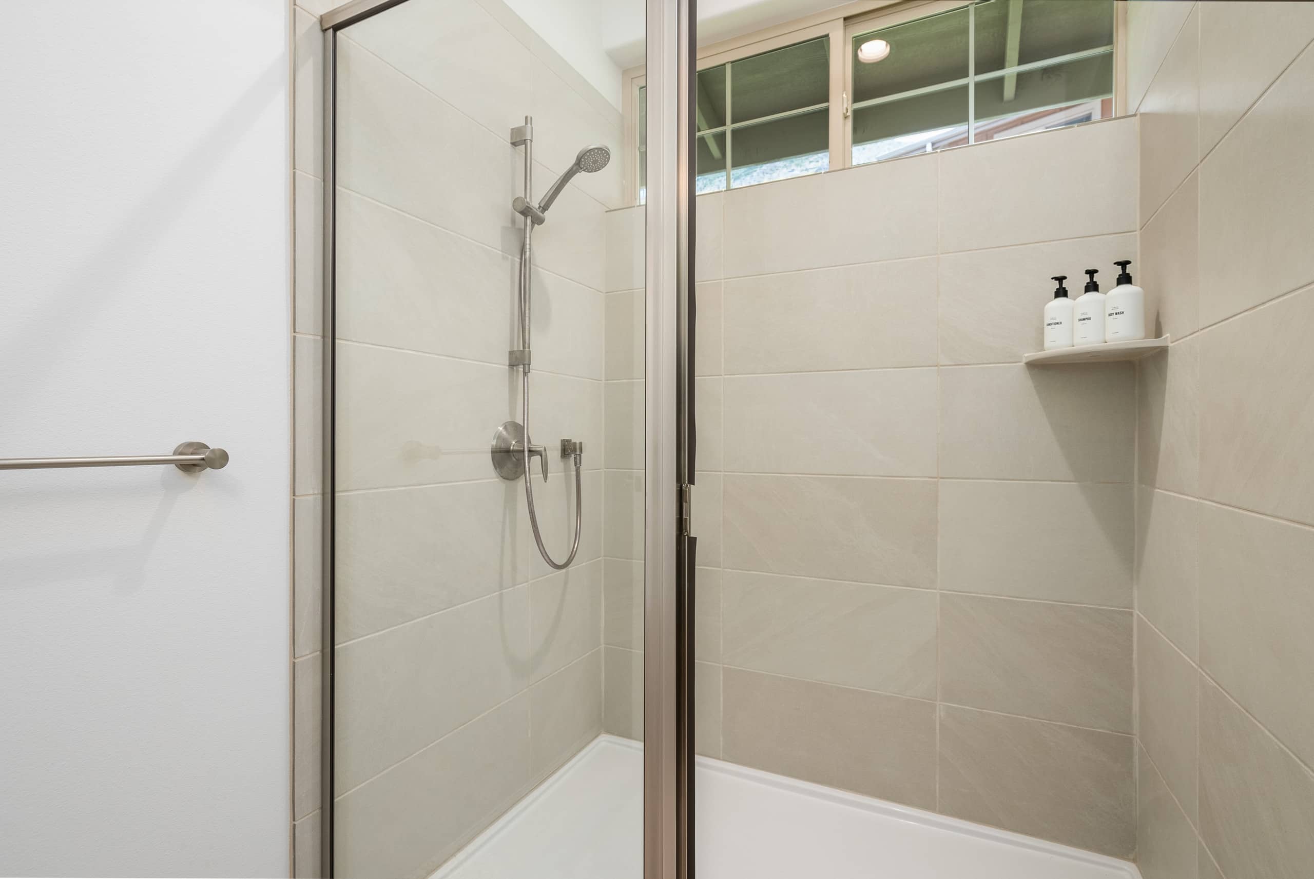 Home in Waianae · ★5.0 · 3 bedrooms · 7 beds · 2 private baths - Image 42